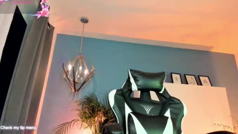 Snapshot of megan_inked_ chatting on 1, 10, 2025 online show from 1, 10, 2025