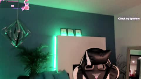 Snapshot of megan_inked_ chatting on 1, 11, 2025 online show from 1, 11, 2025