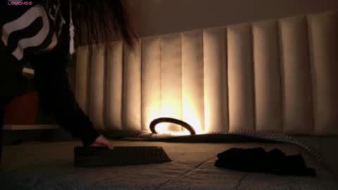     online show from 13, 11, 2025