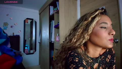 M E G A N   online show from 9, 4, 2026