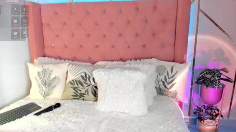Snapshot of meganfox9 chatting on 11, 3, 2025 Megan Nice to meet you online show from 11, 3, 2025