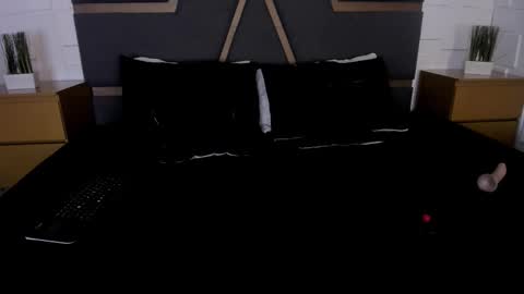 Snapshot of meganhofman chatting on 7, 11, 2025 Megan Hofman online show from 7, 11, 2025