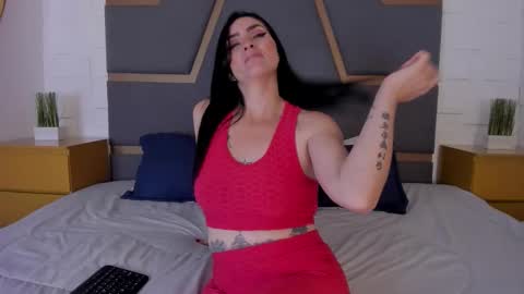 Snapshot of meganhofman chatting on 17, 11, 2025 Megan Hofman online show from 17, 11, 2025