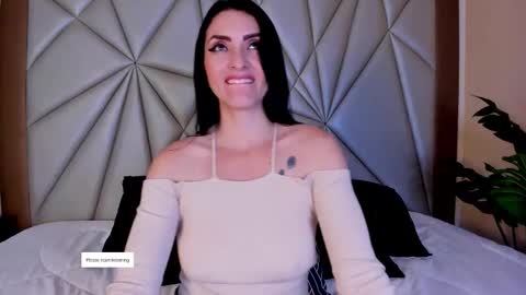 Snapshot of meganhofman chatting on 25, 11, 2025 Megan Hofman online show from 25, 11, 2025