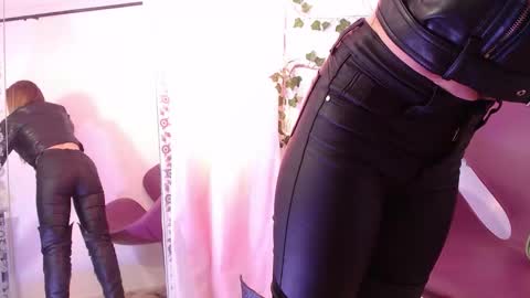 Snapshot of meganlk chatting on 15, 11, 2025 MEGAN online show from 15, 11, 2025