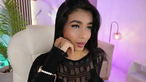 Snapshot of meganlowell chatting on 21, 11, 2025 Megan Lowell online show from 21, 11, 2025