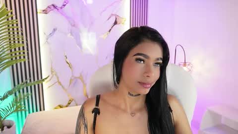 Snapshot of meganlowell chatting on 29, 11, 2025 Megan Lowell online show from 29, 11, 2025