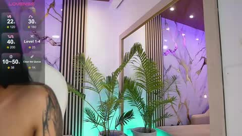 Megan Lowell online show from 20, 12, 2025