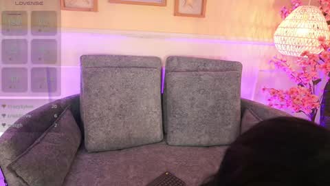 Megan Lowell online show from 16, 4, 2026