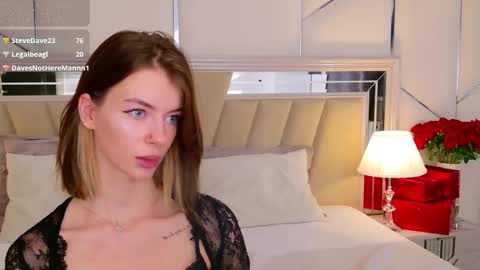 Snapshot of meganmouriss chatting on 5, 12, 2025 Megan online show from 5, 12, 2025