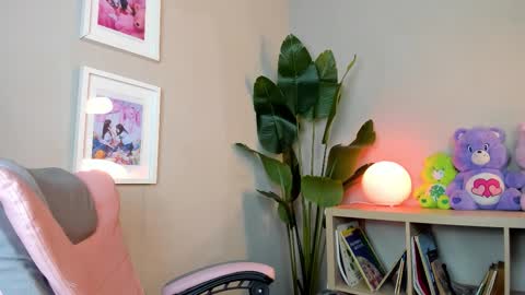 Snapshot of meganpeach_ chatting on 25, 11, 2025 meganpeach_ online show from 25, 11, 2025