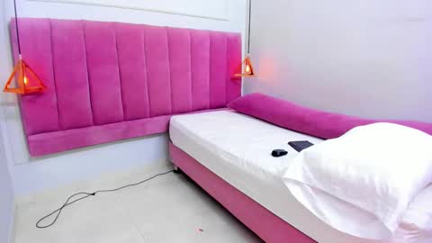 Megan  online show from 20, 10, 2025