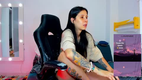 Juli online show from 5, 4, 2026