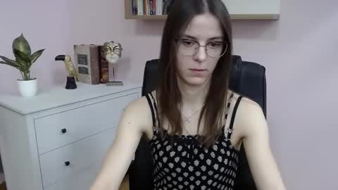 Snapshot of megi_erotic chatting on 5, 3, 2025 Megi online show from 5, 3, 2025
