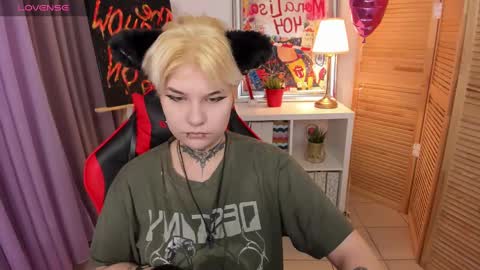 Snapshot of mekurisu chatting on 2, 3, 2025 mekurisu online show from 2, 3, 2025