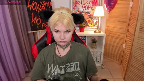 Snapshot of mekurisu chatting on 2, 3, 2025 mekurisu online show from 2, 3, 2025