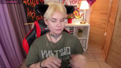 Snapshot of mekurisu chatting on 2, 3, 2025 mekurisu online show from 2, 3, 2025