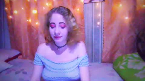 Snapshot of mel_mellie chatting on 16, 12, 2024 Mel Mellie online show from 16, 12, 2024