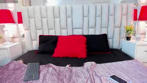 melani hom online show from 17, 9, 2025