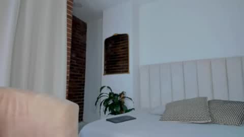 Snapshot of melanie_diaz chatting on 14, 12, 2025 melanie_diaz online show from 14, 12, 2025