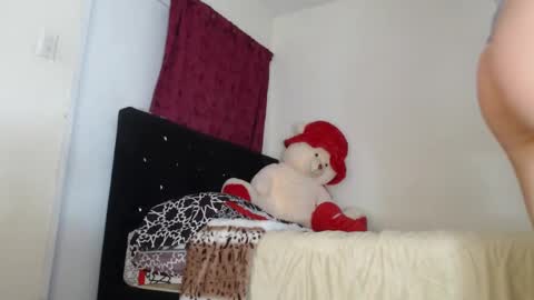 Snapshot of melanie_roux_ chatting on 19, 2, 2025 Melanie roux online show from 19, 2, 2025