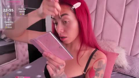 Snapshot of melanie_roux_ chatting on 8, 11, 2025 Melanie roux online show from 8, 11, 2025