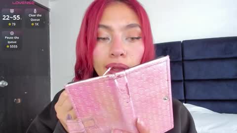 Snapshot of melanie_roux_ chatting on 19, 11, 2025 Melanie roux online show from 19, 11, 2025