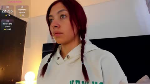 Snapshot of melanie_roux_ chatting on 21, 2, 2026 Melanie roux online show from 21, 2, 2026