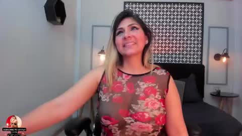 Snapshot of melanie_silver_ chatting on 28, 10, 2025 Melanie online show from 28, 10, 2025