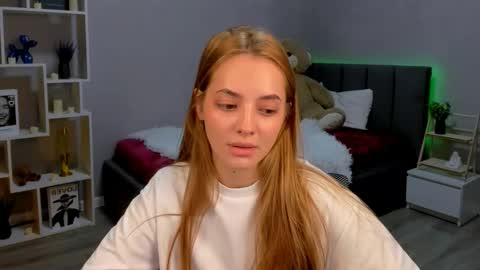 MelanieAlves online show from 12, 11, 2025