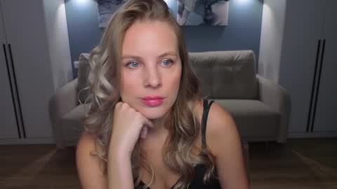 Snapshot of melaniebennett chatting on 4, 12, 2025 Melanie Bennett online show from 4, 12, 2025