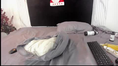 Snapshot of melaniecooperr chatting on 12, 12, 2024 Melaniecooper online show from 12, 12, 2024