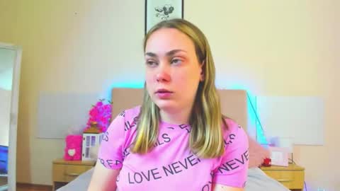 Snapshot of melaniecutys chatting on 13, 5, 2026 Melania online show from 13, 5, 2026
