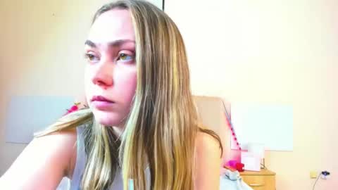 Snapshot of melaniecutys chatting on 14, 5, 2026 Melania online show from 14, 5, 2026