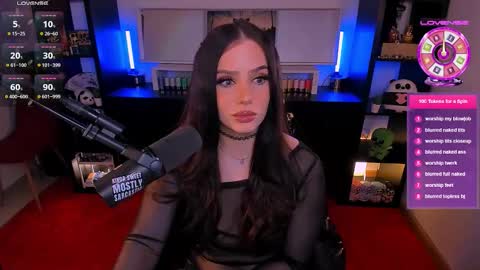 Snapshot of melanielipps chatting on 17, 11, 2025 Melanie online show from 17, 11, 2025