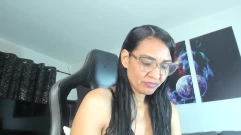 Snapshot of melannia_hills chatting on 26, 2, 2025 melannia_hills online show from 26, 2, 2025