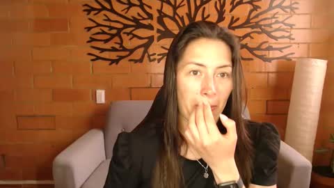 Snapshot of melanny_69 chatting on 8, 10, 2025 Melanny online show from 8, 10, 2025