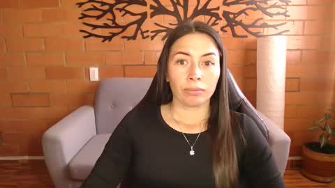 Snapshot of melanny_69 chatting on 23, 11, 2025 Melanny online show from 23, 11, 2025