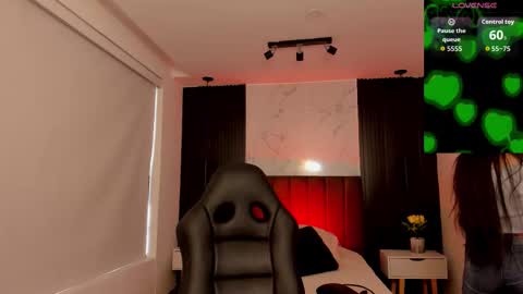 Snapshot of melany_heaven chatting on 11, 11, 2025 melany_heaven online show from 11, 11, 2025