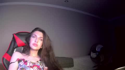 melena_caramel online show from 3, 6, 2026