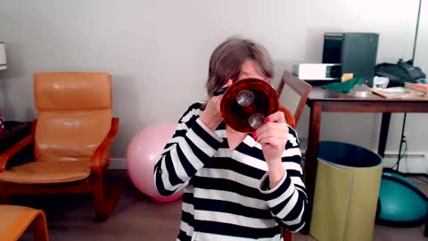 Snapshot of melhoho chatting on 14, 12, 2025 Snow Hobot online show from 14, 12, 2025