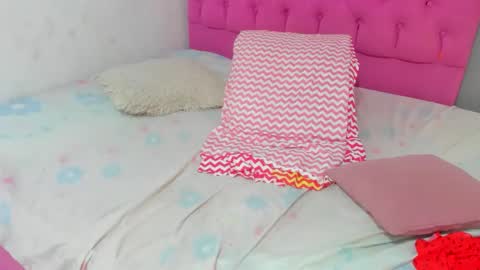 Snapshot of meli_lewis chatting on 17, 12, 2025 meli_lewis online show from 17, 12, 2025