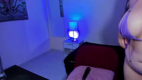 Snapshot of melina_hope_ chatting on 17, 12, 2025 Melina Hope online show from 17, 12, 2025