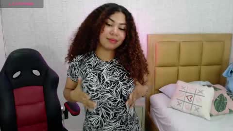 M E L I N A  online show from 3, 2, 2025