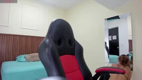 M E L I N A  online show from 4, 10, 2025