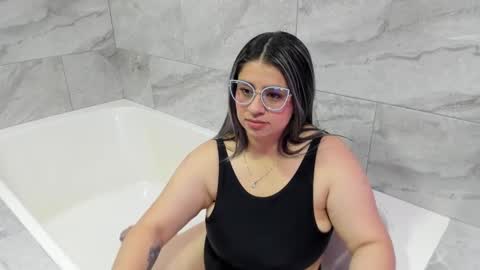 Snapshot of melinda_bob chatting on 16, 1, 2025 Melinda online show from 16, 1, 2025