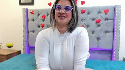 Snapshot of melinda_bob chatting on 26, 2, 2025 Melinda online show from 26, 2, 2025