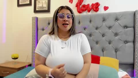 Snapshot of melinda_bob chatting on 10, 3, 2025 Melinda online show from 10, 3, 2025