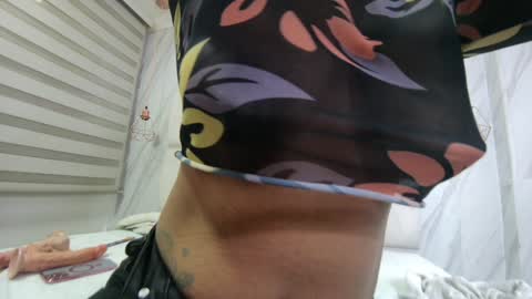 Snapshot of melisa_garcia chatting on 3, 2, 2025 Melissa online show from 3, 2, 2025