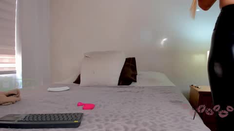 Snapshot of melissa_1112 chatting on 2, 3, 2025 Melissa online show from 2, 3, 2025